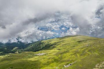 Fototapeta na wymiar Blick über die Saualpe im Lavanttal 