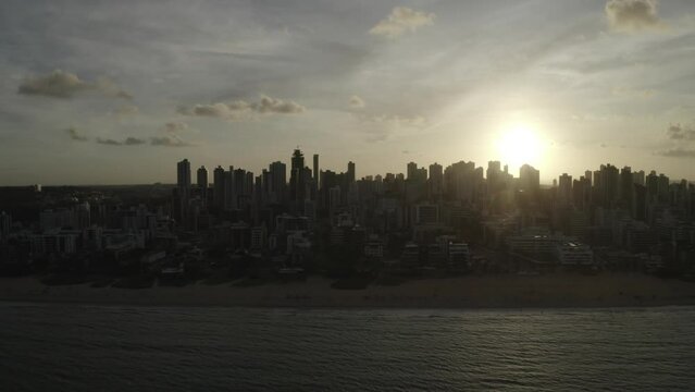 Orla de Jo&atilde;o Pessoa no Por-do-sol