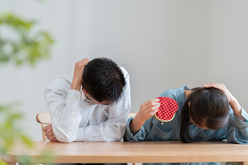 お金に困るシニア夫婦