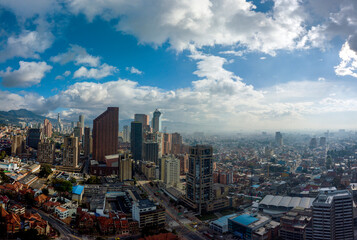 Obraz premium Skyline Wonders: Capturing the Beauty of Bogotá's International Center from the Sky