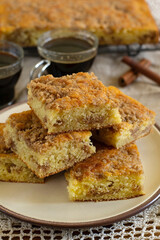 Cinnamon coffee cake with streusel crumb topping - 629829817