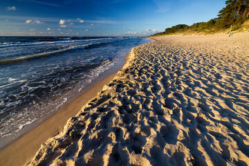 Strand kurz vor Sonnenuntergang, Mielno, Polen 