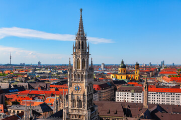 Obraz premium Panoramic view of Munich city and Rathaus . Munich old town view from above