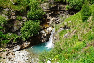 Fototapeta na wymiar waterfall in the forest