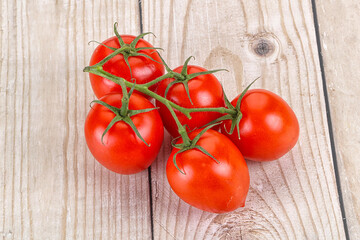 Raw red Flamenco tomato branch