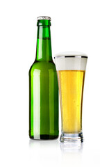 Bier   Flasche und Glas