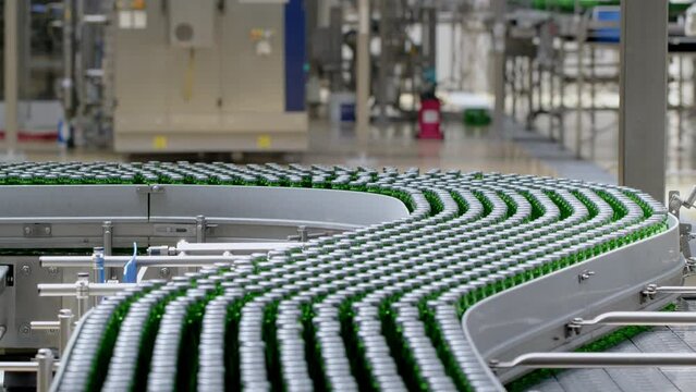 Advanced Automation in Beverage Production: From Capping to Labeling with Precision