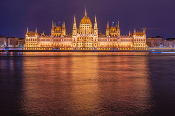 Fototapeta na wymiar Photos taken with night lights from various angles in budapest, the capital of hungary
