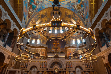 Fototapeta na wymiar Interior of the Naval Cathedral of St. Nicholas, Kronstadt, saint petersburg.