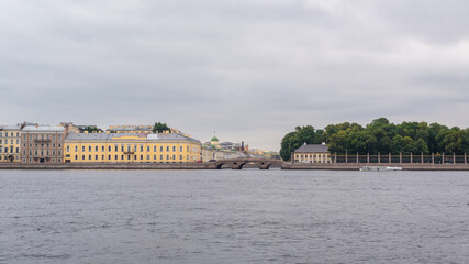 The old quarters of the embankment of the city of st. petersburg panorama from the water.