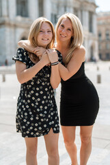 Naklejka premium mom and daughter traveling together