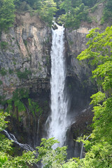 夏の日光華厳の滝