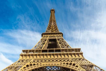 Fototapeten Eiffel Tower in Paris in a summer day, France © Sergii Figurnyi