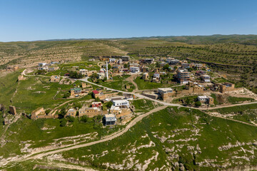 Fototapeta na wymiar Hisarkaya Village (Kelapozreş), which is connected to the Savur District of Mardin, impresses with its history and nature.