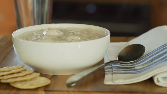 Clam chowder in slow motion