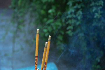 burn joss sticks