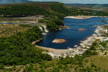 Fototapeta na wymiar Hacha waterfall in the lagoon of the Canaima national park before the storm - Venezuela, Latin America