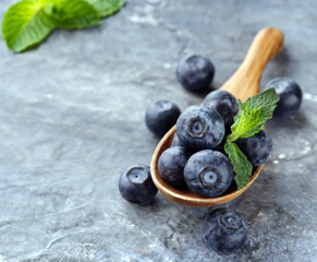 fresh organic blueberries for a healthy diet