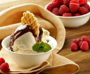 vanilla ice cream summer dessert