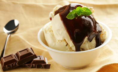 vanilla ice cream summer dessert