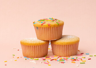 Muffin de vainilla decorado