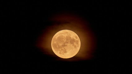 Full Orange Moon movement across the sky © Seneca CDR