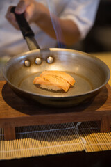 searing salmon sushi