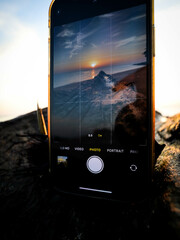 capturing sunset with phone