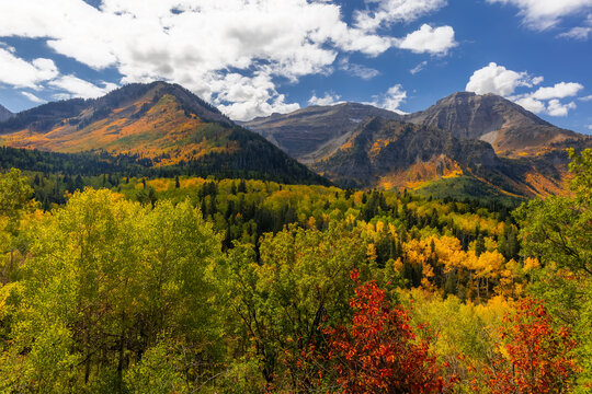 Scenic Mount Timpanogos landscape in Utah during autumn time.