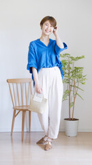 女性夏服のファッションコーディネート全身（縦向き）