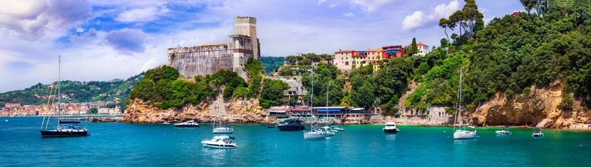 Gordijnen Italy, Liguria. famous golf of poets and scenic town Lerici with medieval castle and nice beaches. popular tourist summer destination © Freesurf