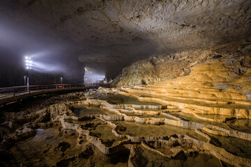 夏の秋芳洞　百枚皿　山口県美祢市　Akiyoshi Cave in summer. Yamaguchi Pref, Mine...