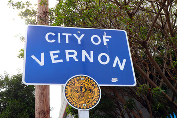 VERNON (Los Angeles County), California: City of VERNON sign - 630650621