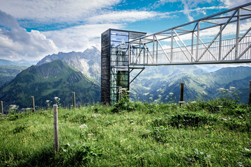Panoramaaufzug am Walmendinger Horn im Kleinwalsertal, Österreich