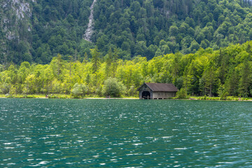 lac de montagne calme en bavière allemagne 