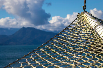 Proa de barco  no mar vista de frente