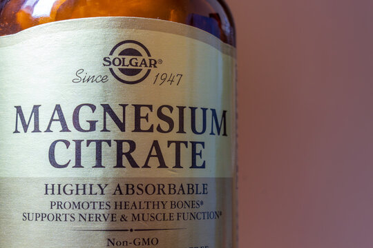 Magnesium citrate. Magnesium citrate tablets from Solgar. Magnesium deficiency treatment.