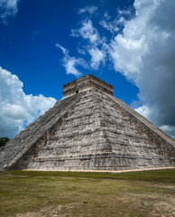 Fototapeta na wymiar Mexican Pyramid