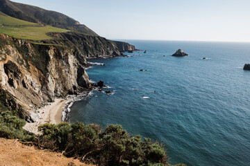 Fototapeta na wymiar California coast cliffs and ocean near Big Sur and Highway 1