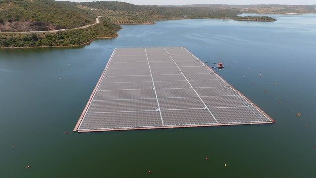 Panning around Europe largest floating Solar farm in Alto Rabag&atilde;o reservoir Portugal
