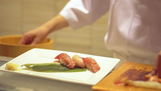 Work of the sushi chef｜shellfish sushi