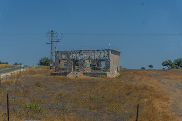 Fototapeta na wymiar Ruinas de casa en zona de conflicto en Israel