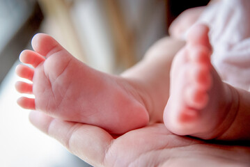 赤ちゃんの足