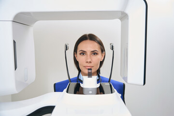 Patient undergoes 3D scanning procedures before tooth extraction