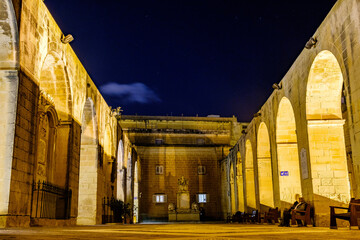 The upper barrakka gardens at night. Illuminated by the light of the street lamps