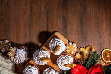 Fototapeta premium Christmas gingerbread cupcakes