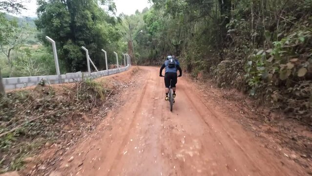 Serra do Japi Mountain Biking: Adrenaline and Stunning Views. Fluid Footage - GoPro - 4k - Helmet view (POV)