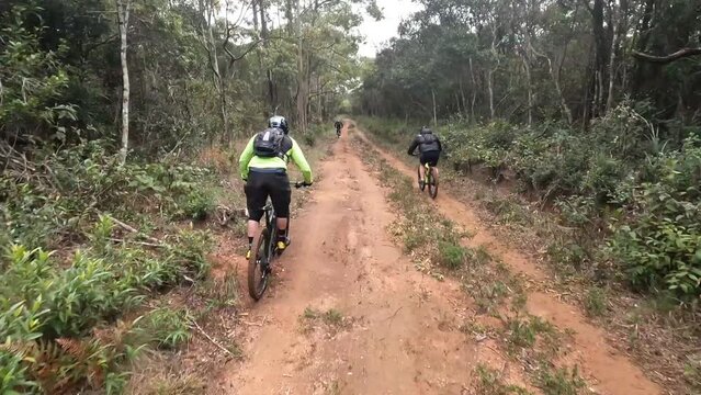 Serra do Japi Mountain Biking: Adrenaline and Stunning Views. Fluid Footage - GoPro - 4k - Helmet view (POV)