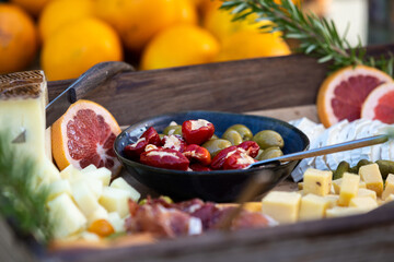 buffet de um serviço de catering de eventos sociais