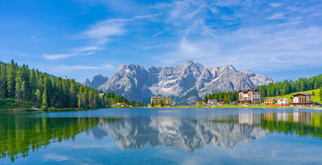 Lago di Misurina - Nationalpark Dolomiten - Italien - obrazy, fototapety, plakaty